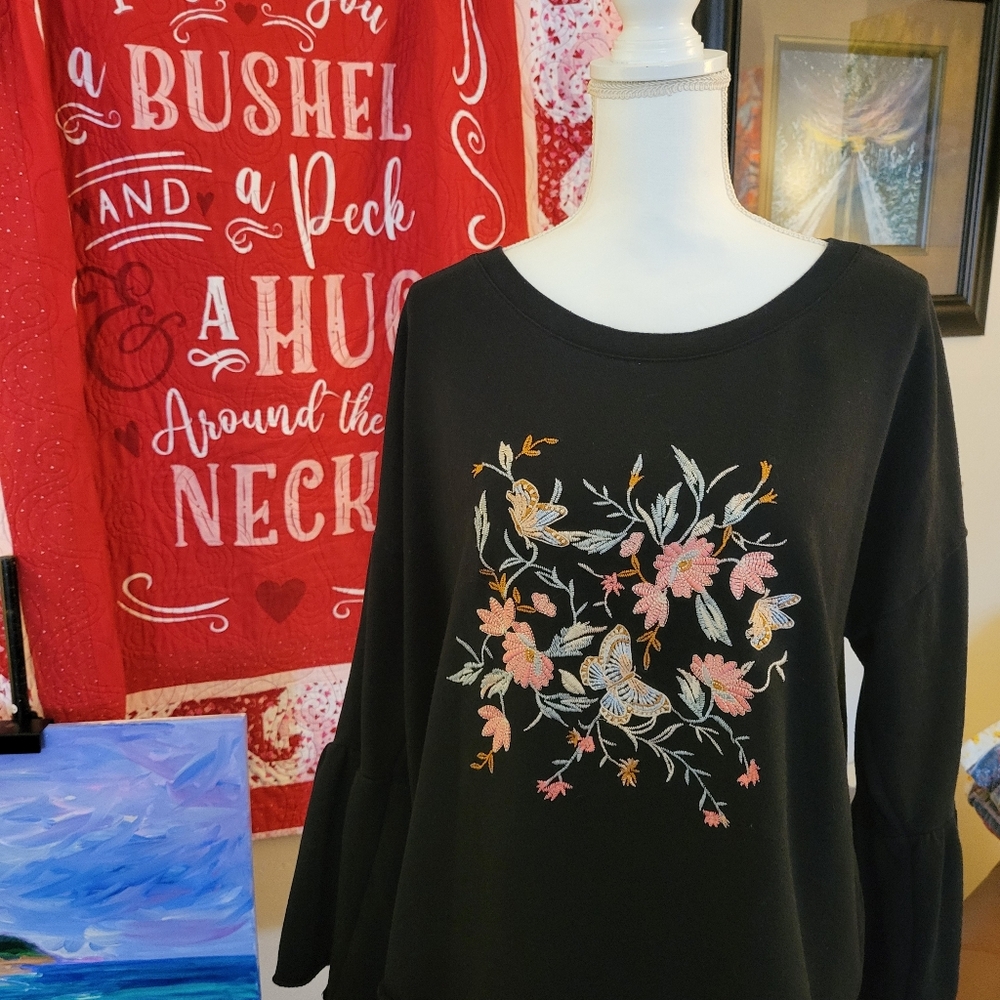 BOHO BELL SLEEVED EMBROIDERED Top - Picture 6 of 8